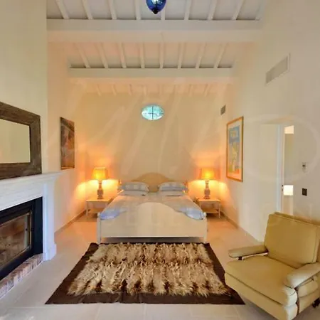 Villa Les Aubres D'or 84 Chemin Du Pre Saint Michel Grimaud